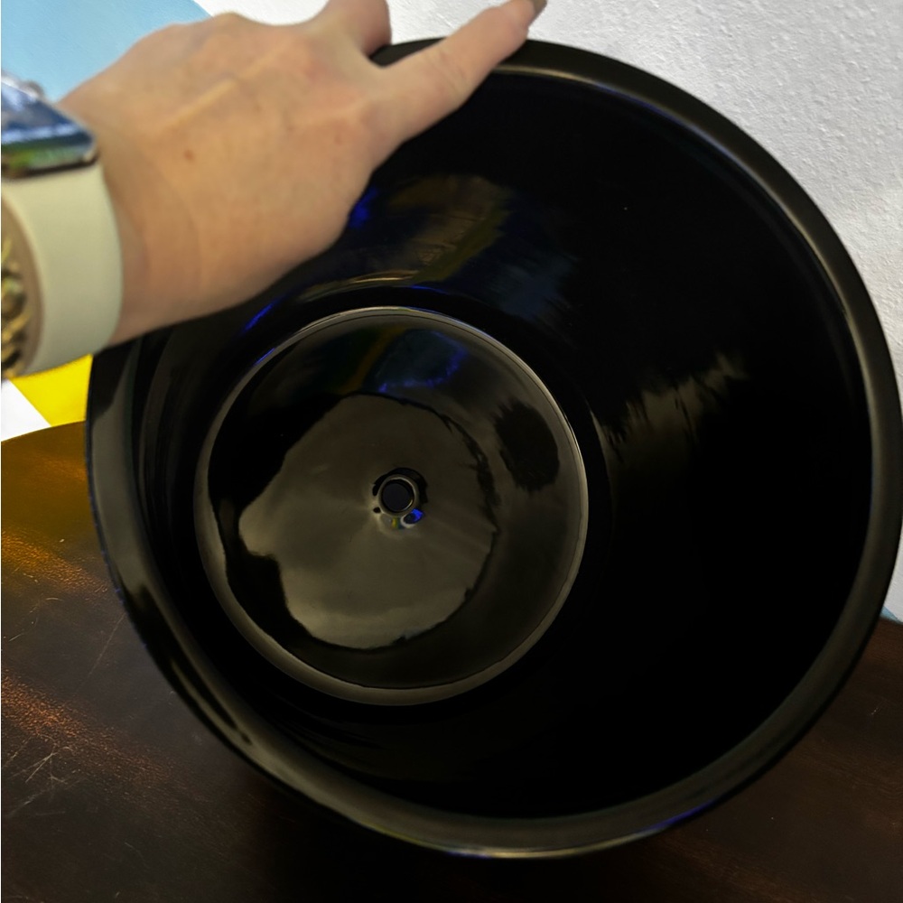 🌴PLANT POT. LARGE BLACK NO CHIPS LIKE NEW. 10” by 10”. Heavy duty ceramic😎🌈 - Picture 4 of 8